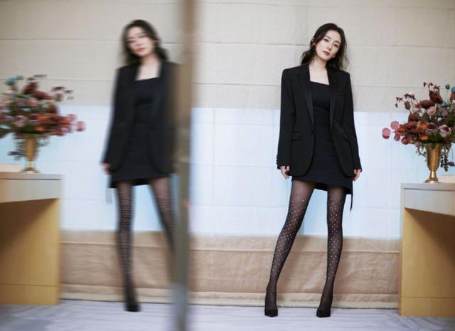 杨幂活动生图被疯传，离开工作室的P图，确定和精修照有区别？休闲区蓝鸢梦想 - Www.slyday.coM