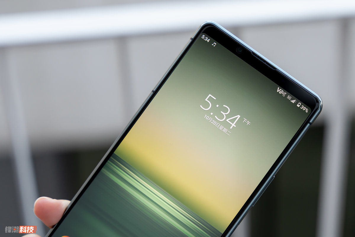 索尼xperia 1 ii 图赏:中框切平的 4k oled 带鱼屏手机