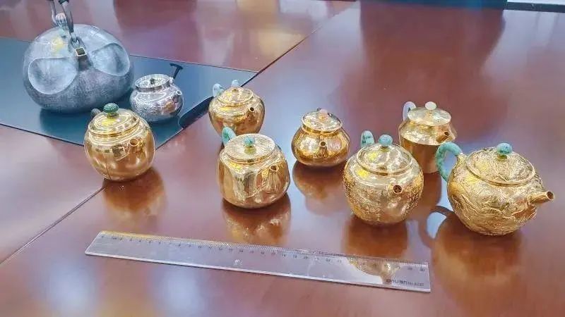 厦门会展中心价值百万纯金茶壶失窃 监控中仅留下4秒白点