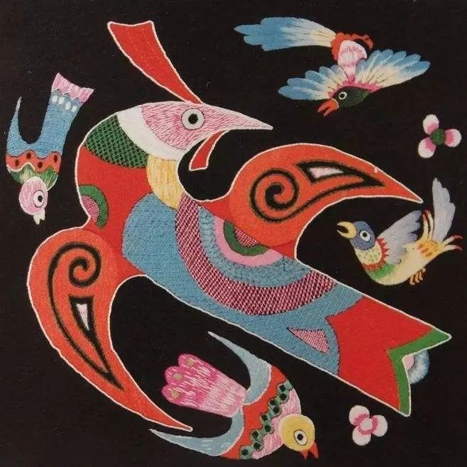 苗绣作品(图源:网络)