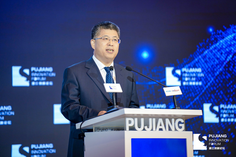 图为科技部副秘书长贺德方演讲(主办方供图)