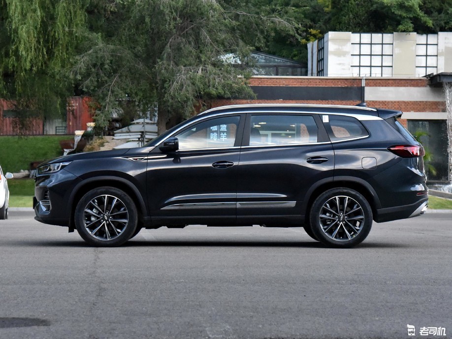 雷佳音代言的车你不了解一下小哥带你看瑞虎8plus