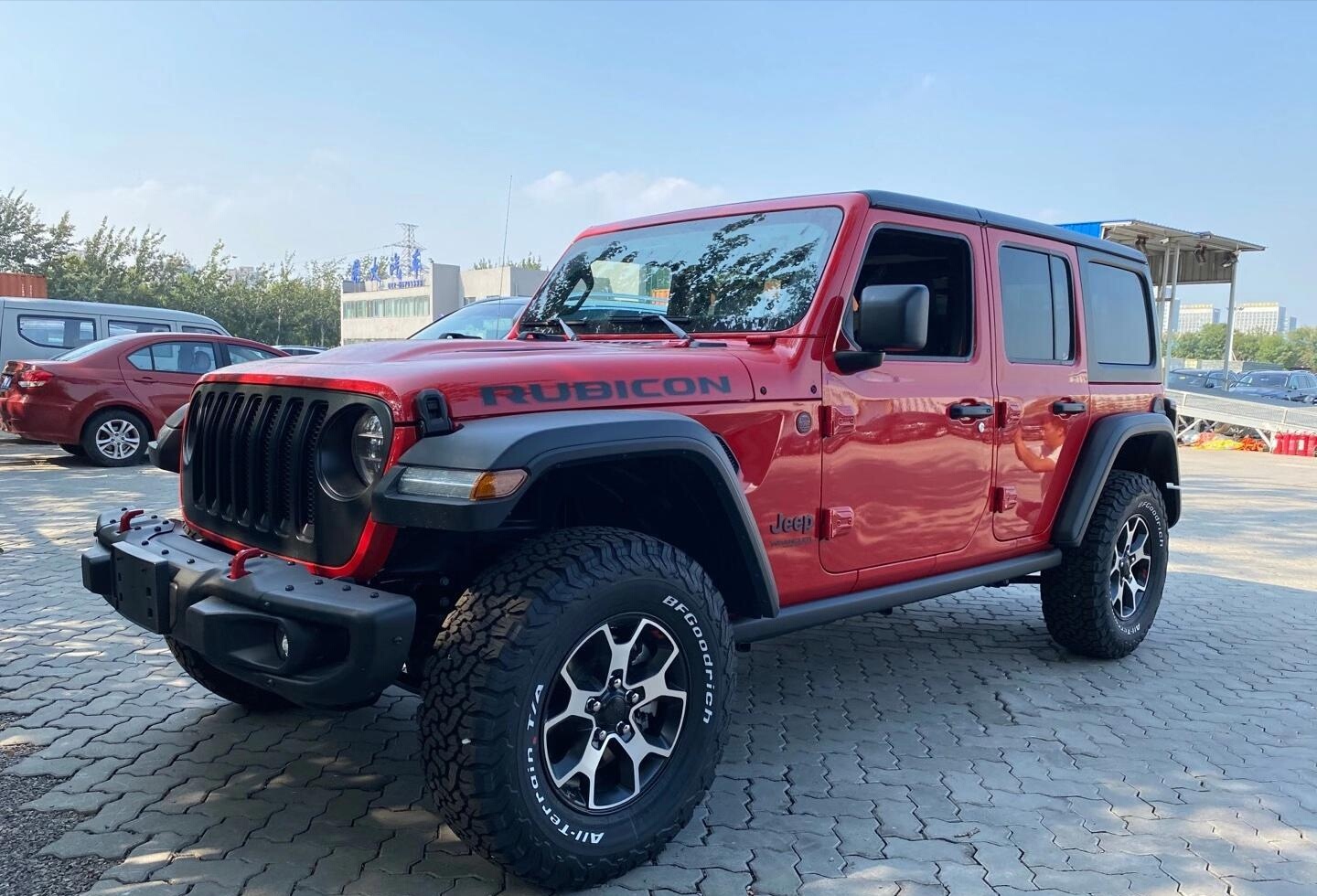 首台柴油jeep牧马人到港,3.0t 8at,比路虎卫士帅气