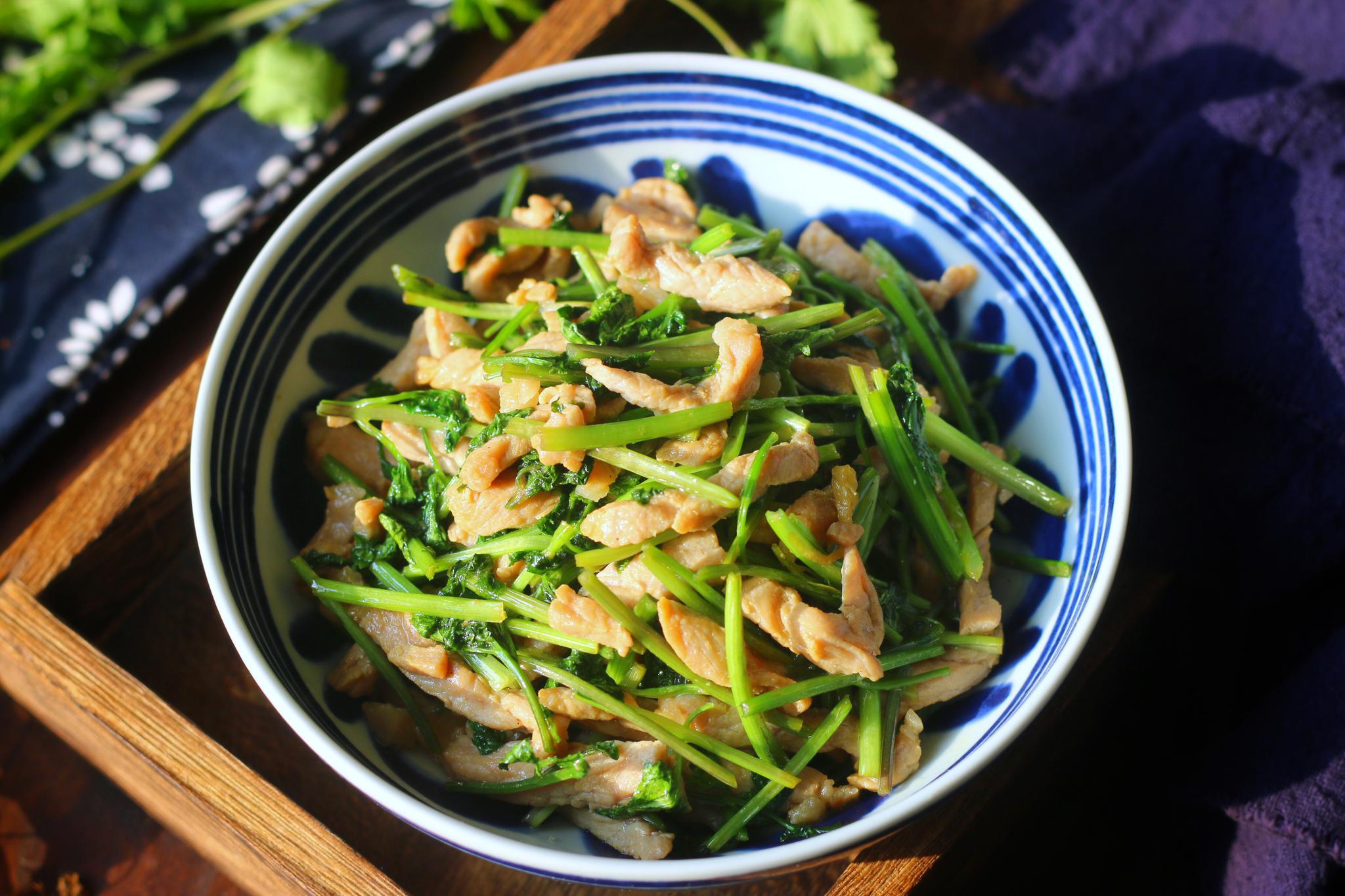 用香菜炒肉,香到没朋友,简单一炒就特下饭,天冷要多吃|香菜|肉丝|里脊
