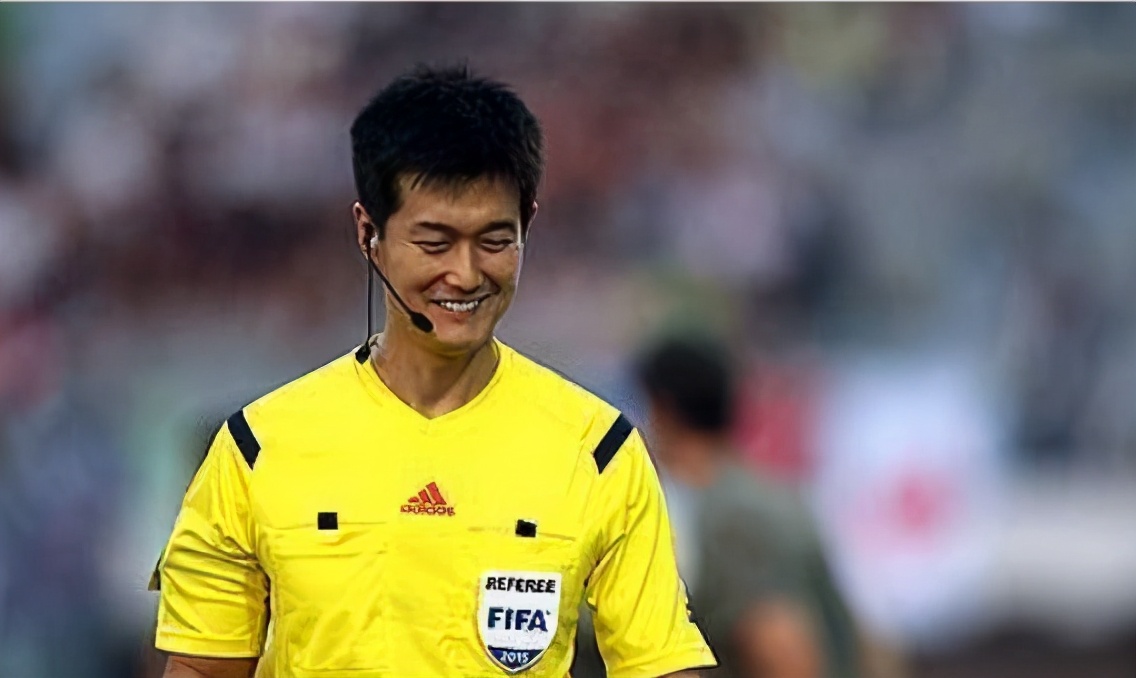超业余跑位 被盲哨附体,韩籍裁判被青穗外援怒吼|高亨|裁判|怒吼_新浪