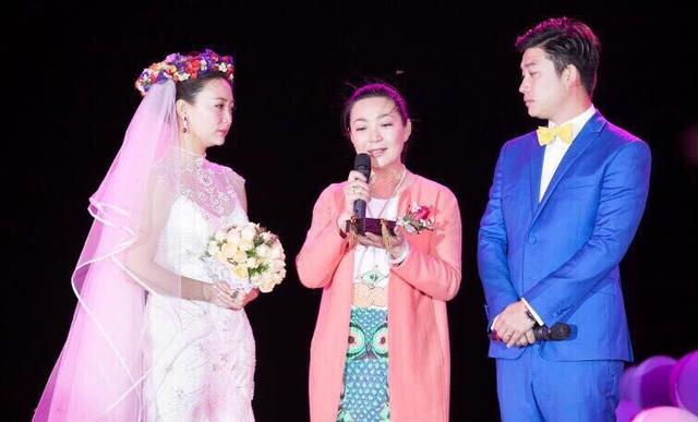 郝洛钒:遗传妈妈戴春荣7分美貌,在皇后容嬷嬷见证下嫁给爱情__财经