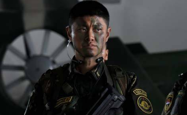 结果,虽然会失去昂贵的费用,但没有人说赵荀耍大牌《火线出击