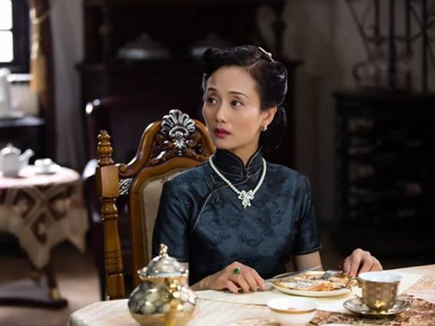 《浦江叙事》中,她是气质不凡的叶玲.于是越来越多的资源开始找上她.