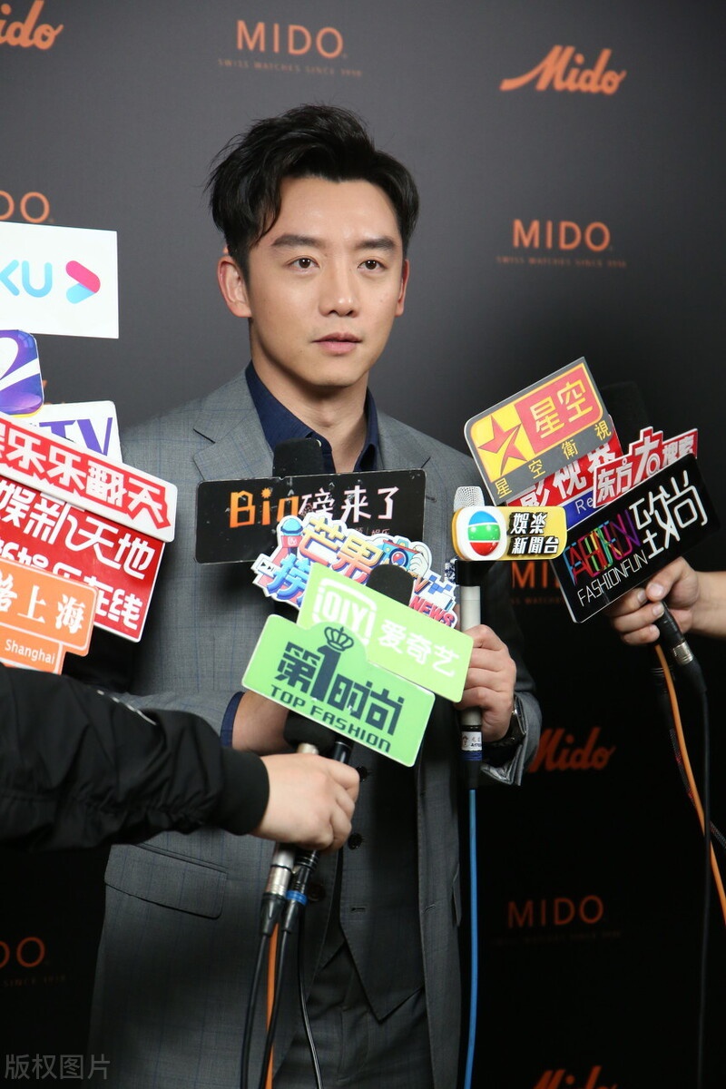 小猎豹郑恺接受采访公布妻子已产女喜讯,表示未来要多赚奶粉钱了