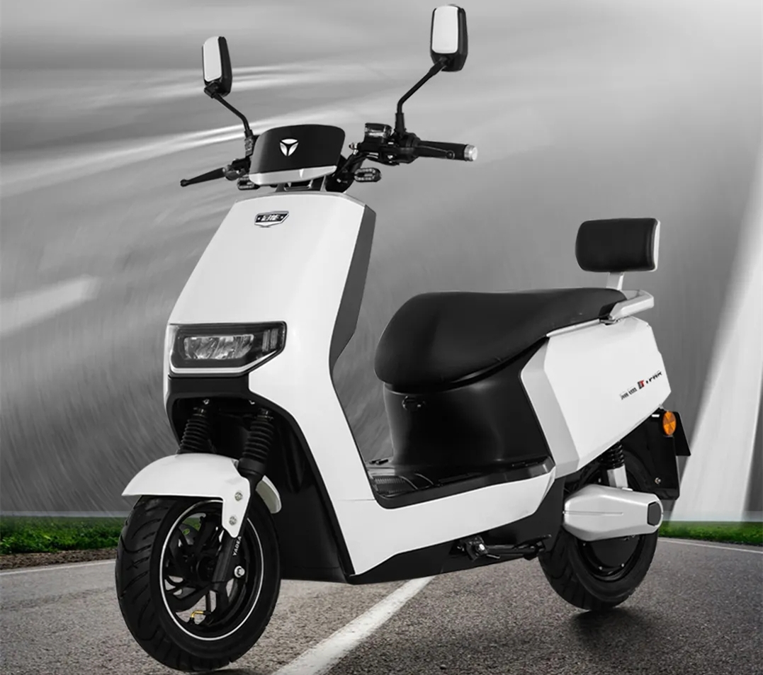雅迪推出新款电轻摩冠能莱特,配备石墨烯电池,续航122km!