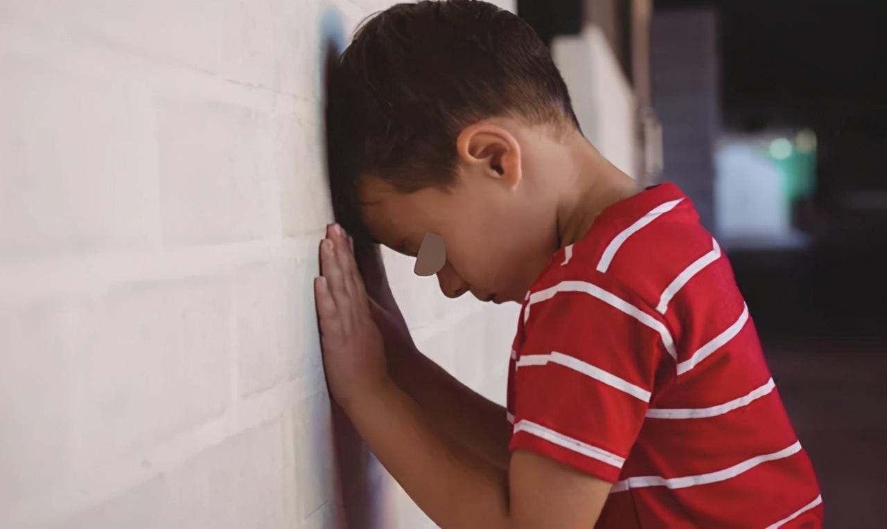 家里有孩子的父母注意了,不知道自己的孩子是否产生自卑感,可以学习