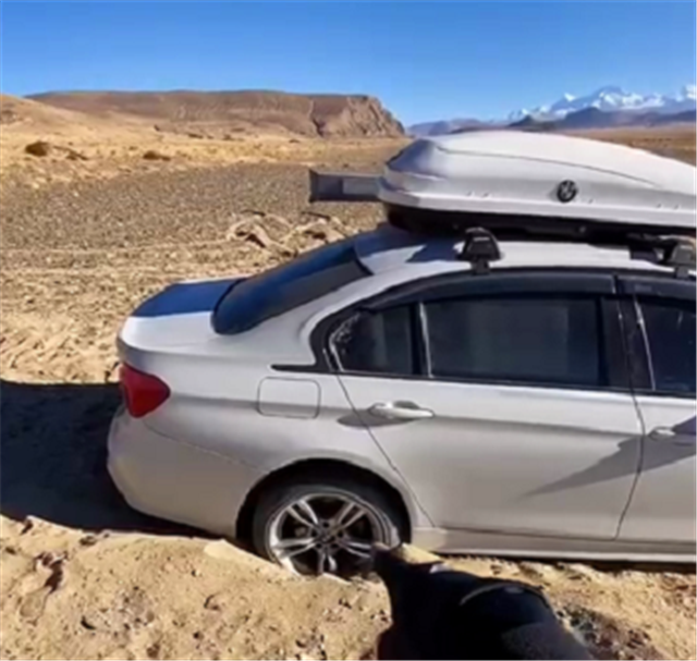 最热门的汽车事件都会在此呈现,而本期的热门内容便是:车主独自一人开