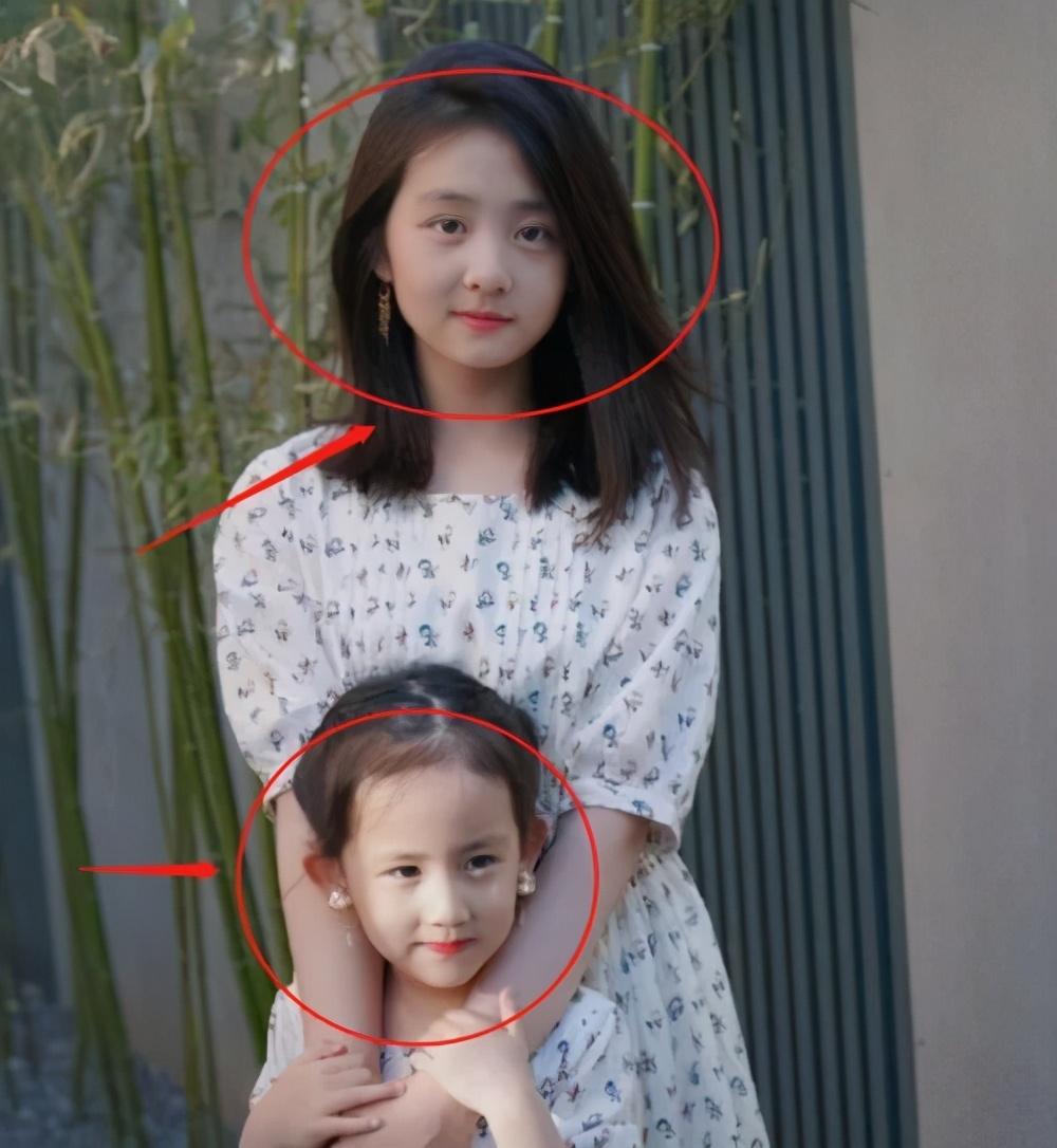 黄多多搭档何炅出演舞台剧14岁气质出众有富家大小姐内味了