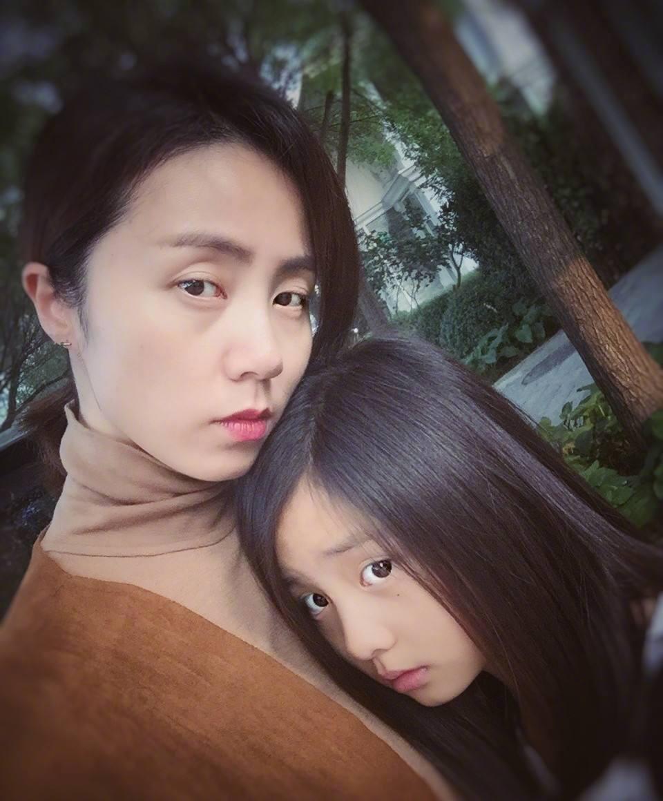 黄忆慈真的完美继承了父母的优点孙莉的外貌