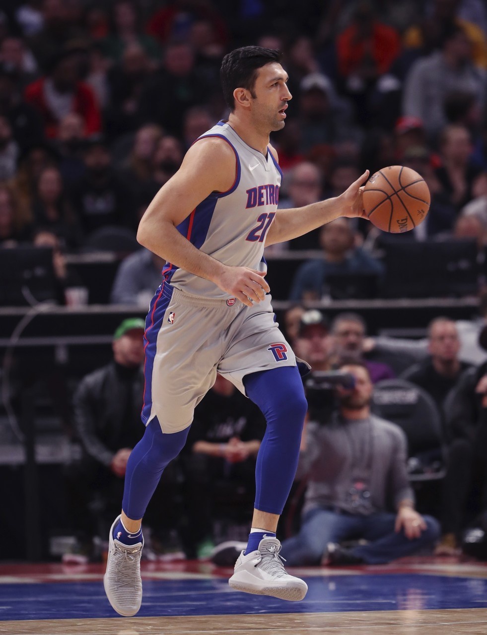 还狡辩呢帕楚里亚否认垫脚小卡称小卡受伤另有其因