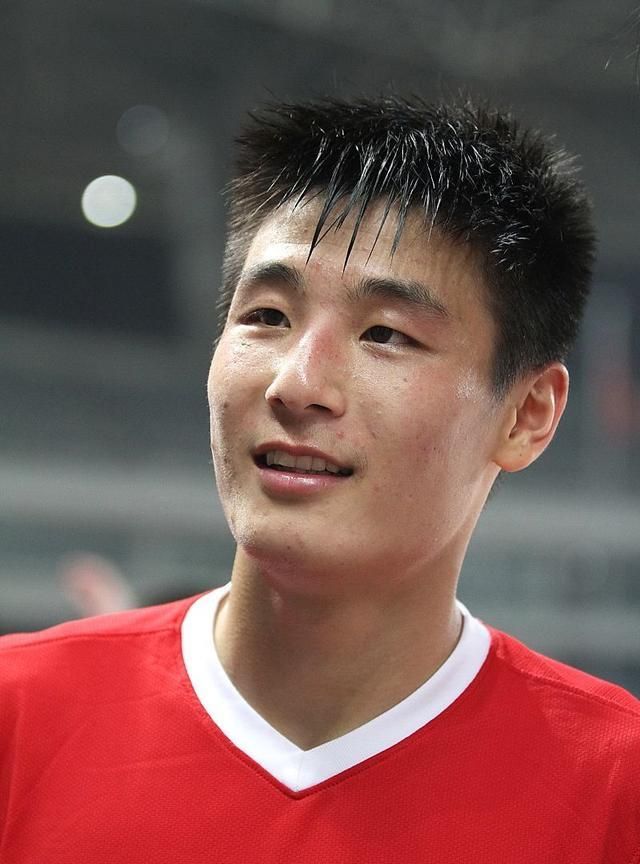 杨旭啊,你和单刀之间差个韦世豪|韦世豪|杨旭|单刀_新浪新闻