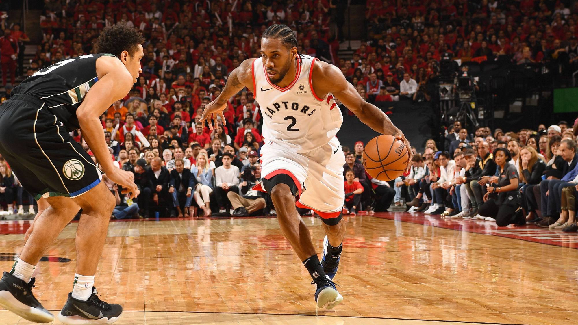 伦纳德生涯拿9793分,那前9年生涯,杜兰特老詹乔治拿多少分