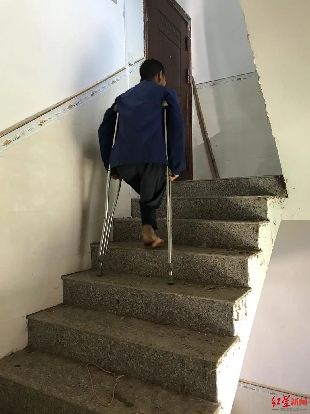 被“圈养”的“小马云”：其父是两家公司法人 每年见儿子2次