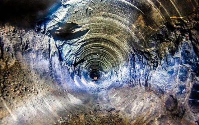 这口井是世界上钻地最深的油井,也是世界最深钻井