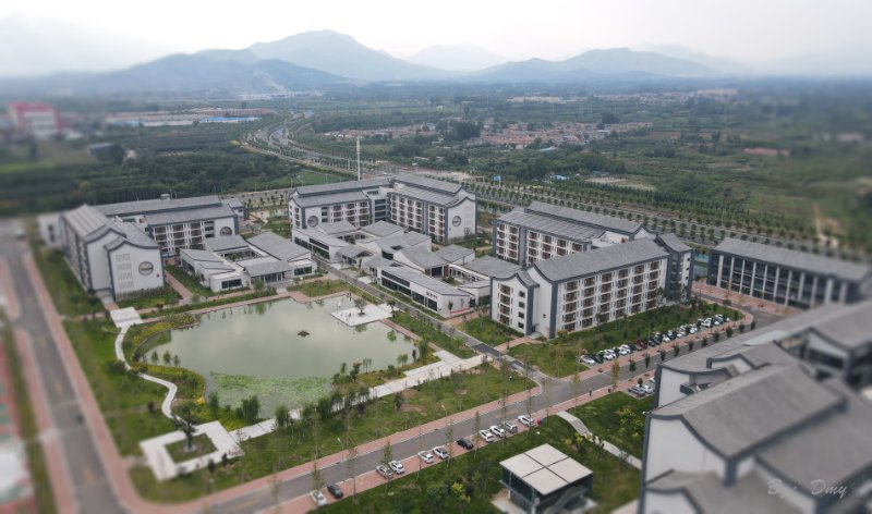 寻找山东最美大学校园山科大泰山科技学院周佳伟泰科书院