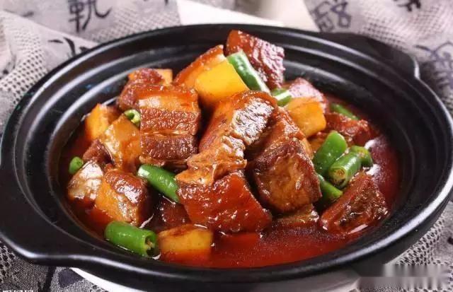 美食精选:木耳烧豆腐结,麻辣肉丝拌凉面,五花肉,豉香回锅肉