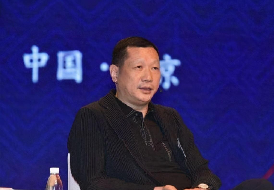 盲目的扩张以及其加盟规则,让海澜之家从"衣柜"变成了"仓库",如果企业