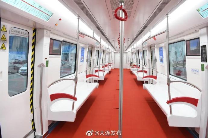 "无人驾驶"地铁大连造