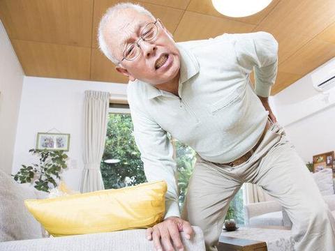 60岁大叔腰痛难忍 查出癌症晚期 医生 腰痛有特殊症状早检查