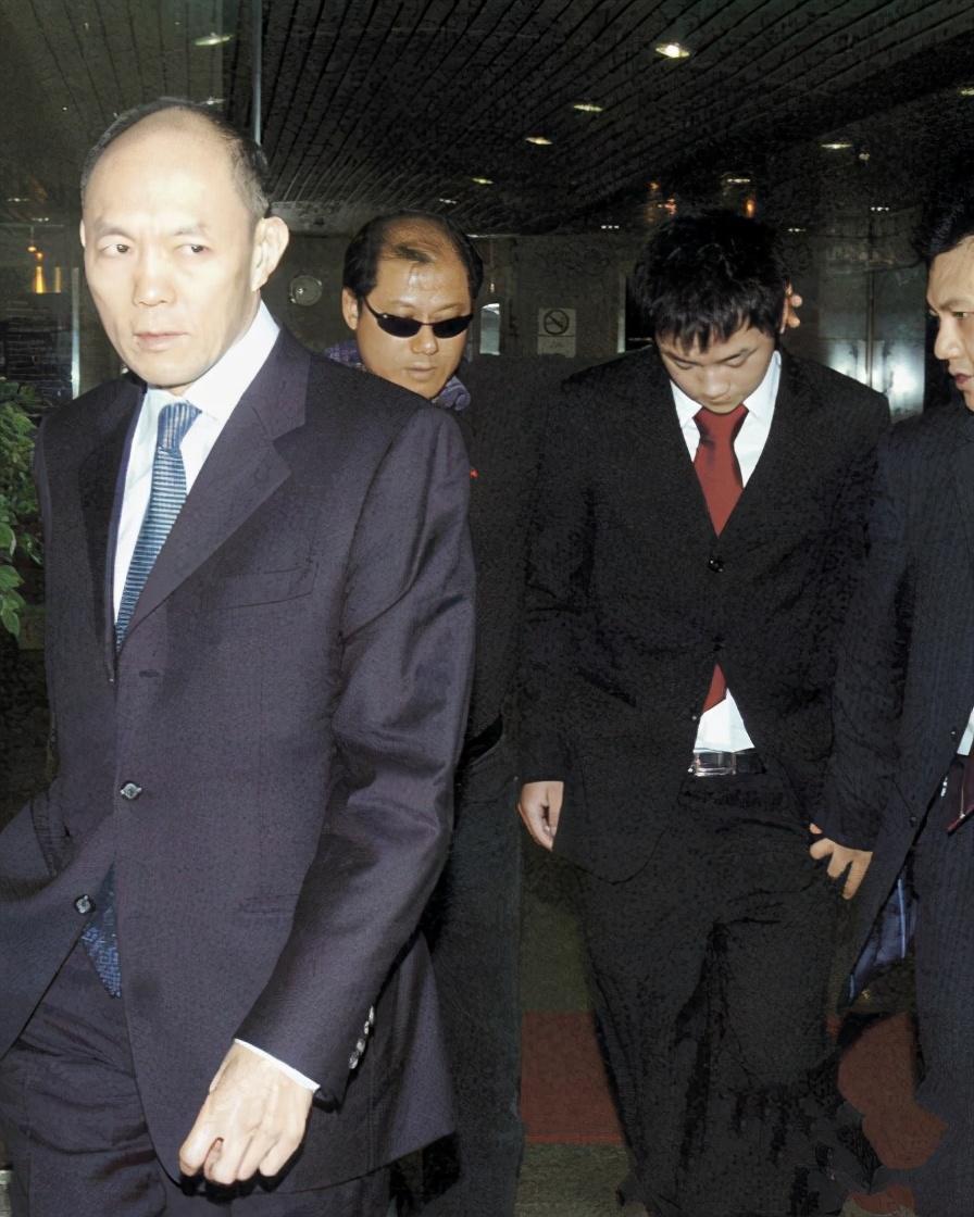 好在被抓之后,霍启中认罪态度良好,最终香港东区法院依法对他作出轻判