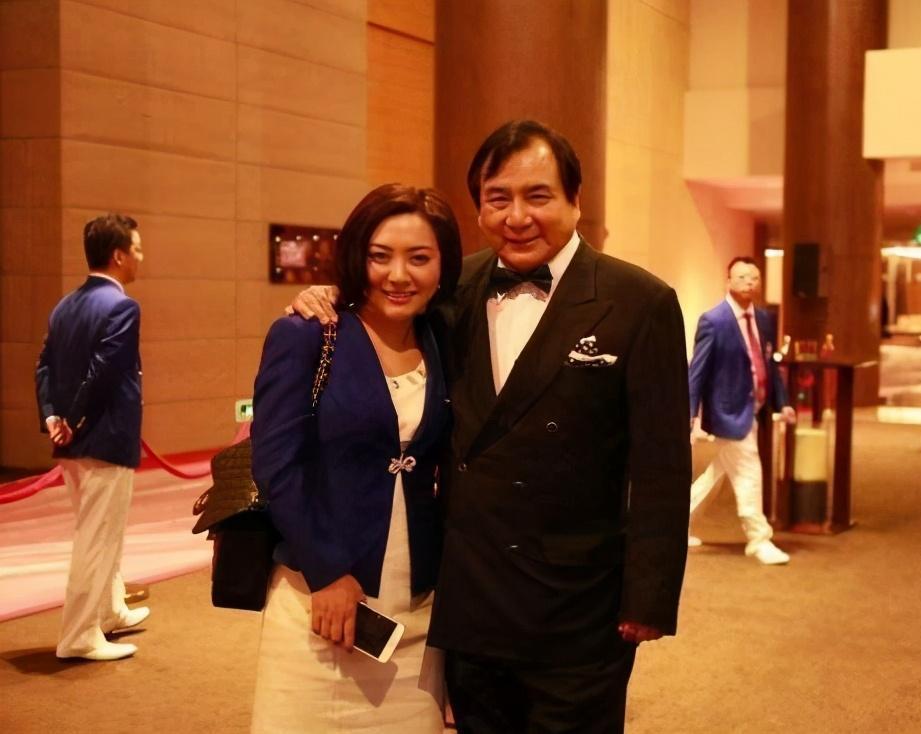 李晓华|冷饮|首富_新浪新闻