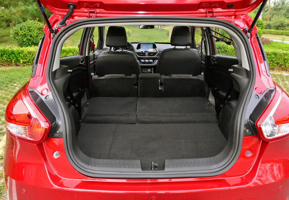 宝骏轿车标配音响,后排座椅可放倒,才3.68万起