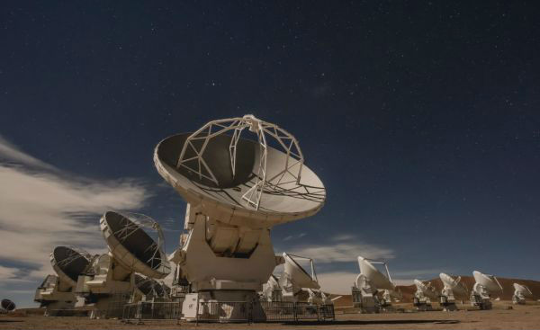 研究发现:"蜻蜓44"星系98%为暗物质结论有误