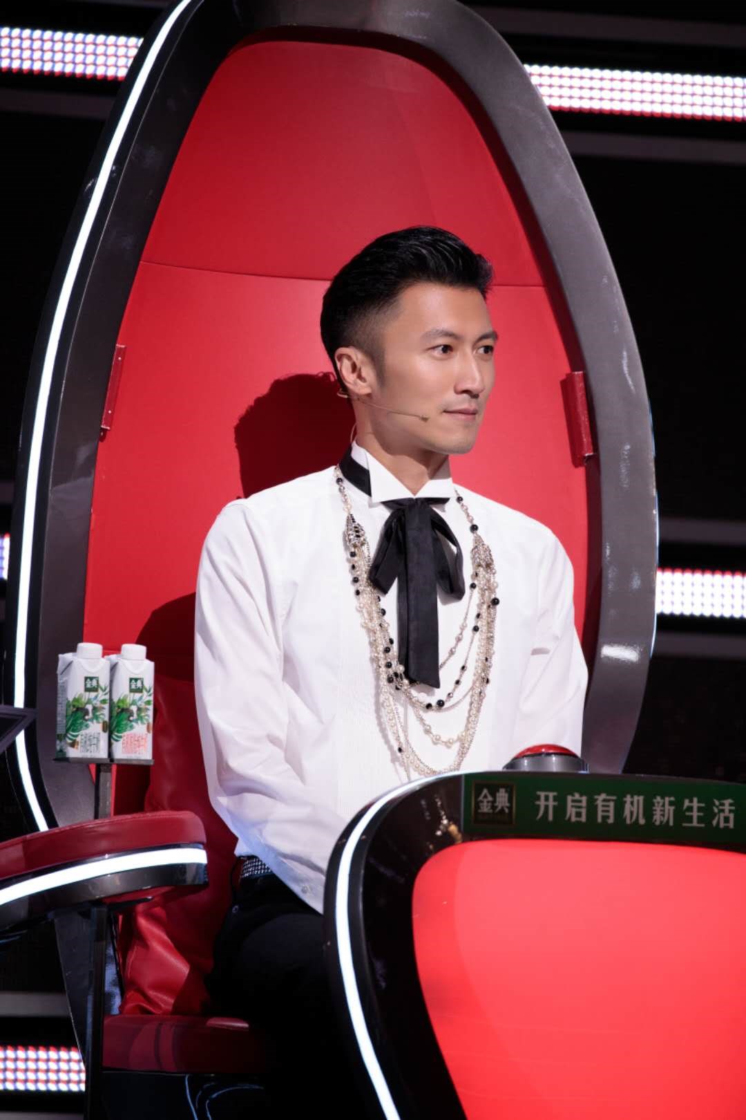 《中国好声音》导师混战赛谢霆锋"不遗憾",赞学员表现"很出色"