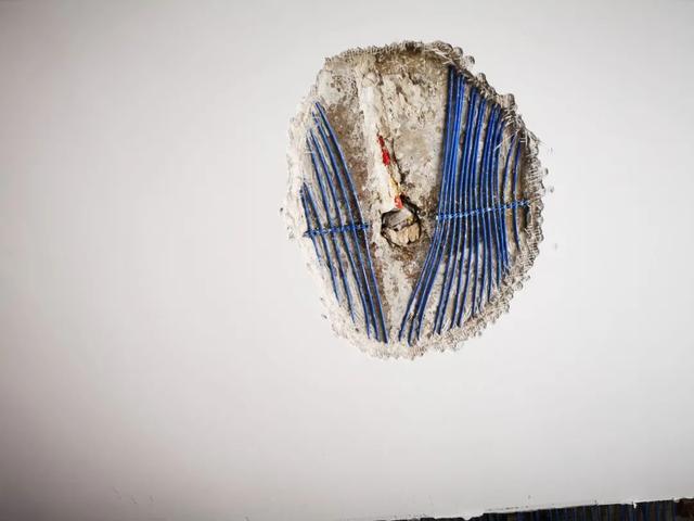 闹心！郑州男子花1500万买套精装豪宅，刚交房竟变成这样……休闲区蓝鸢梦想 - Www.slyday.coM