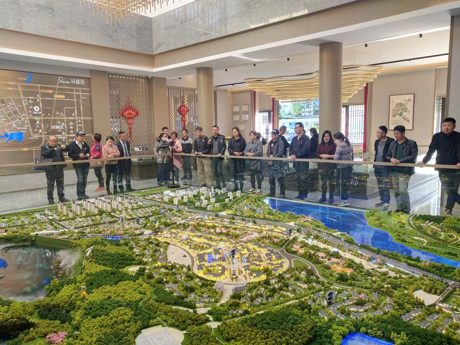 曲靖市市政协副秘书长一行至南中爨城实地调研考察