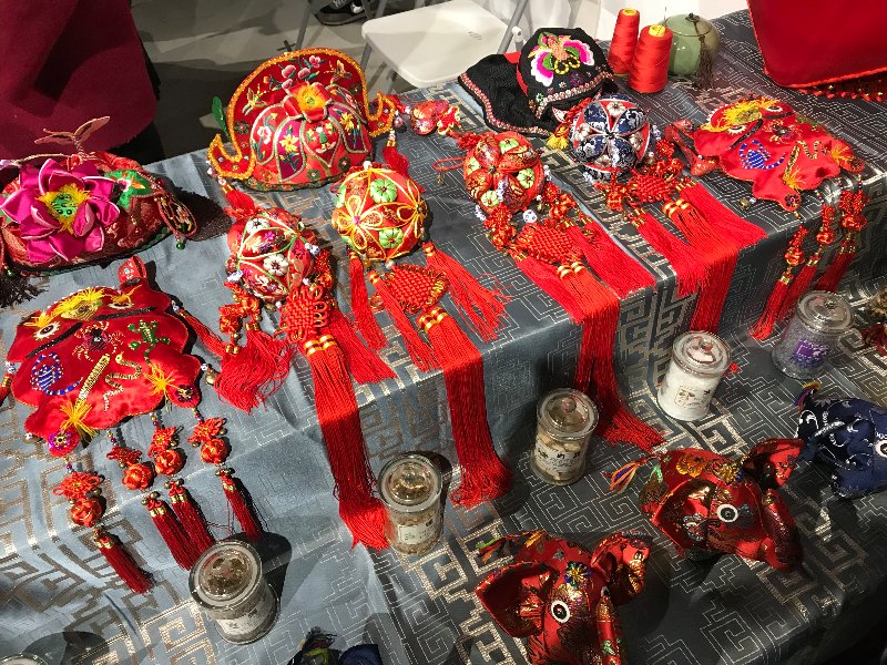 一丝一缕绣传承听非遗传承人王秀英讲徐州香包背后故事