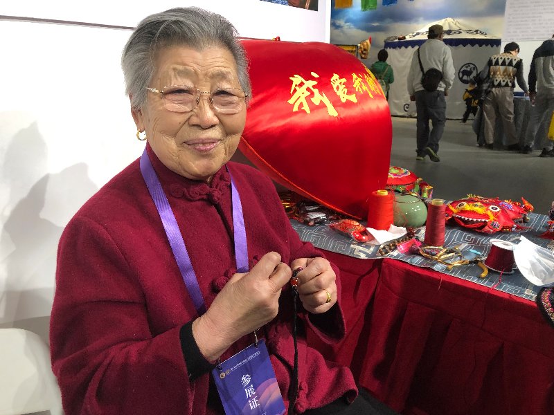 一丝一缕绣传承听非遗传承人王秀英讲徐州香包背后故事