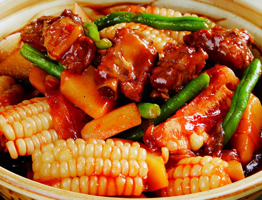 天冷了东北人最爱的大乱炖边吃菜边喝汤全身暖和营养高