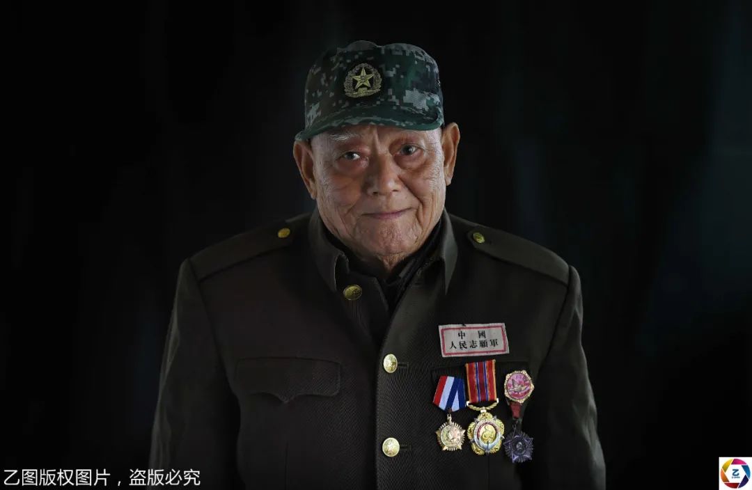老兵的微笑让人动容一组老兵肖像时隔5年少了十几人