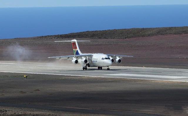 花了25亿只起落一架飞机,最没用的机场|圣赫勒拿岛|飞机|南非_新浪