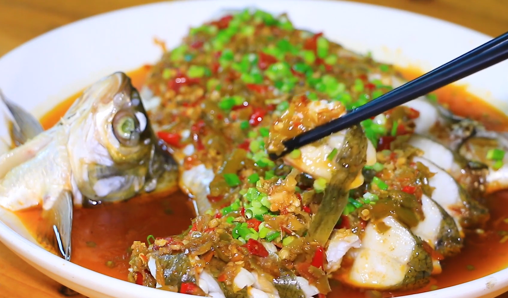 这样做出来剁椒鳊鱼卖相好,看着就有食欲,肉质细嫩,营养美味,开胃又