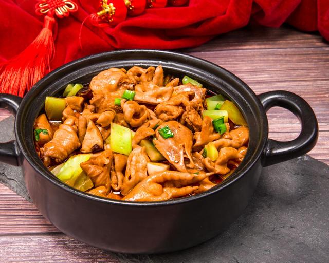 秋天鸡肉煲多汁软嫩好消化还营养加了这样东西才够味
