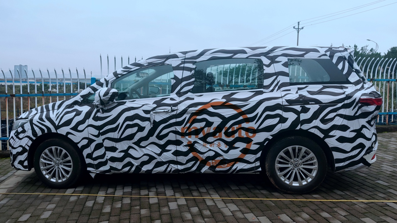 东风风光"f527"谍照减配 更多细节曝光锁定宝骏730