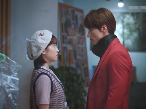 一经播出就饱受吐槽,集聚两代《流星花园》男女主角的演员班底,虽极具