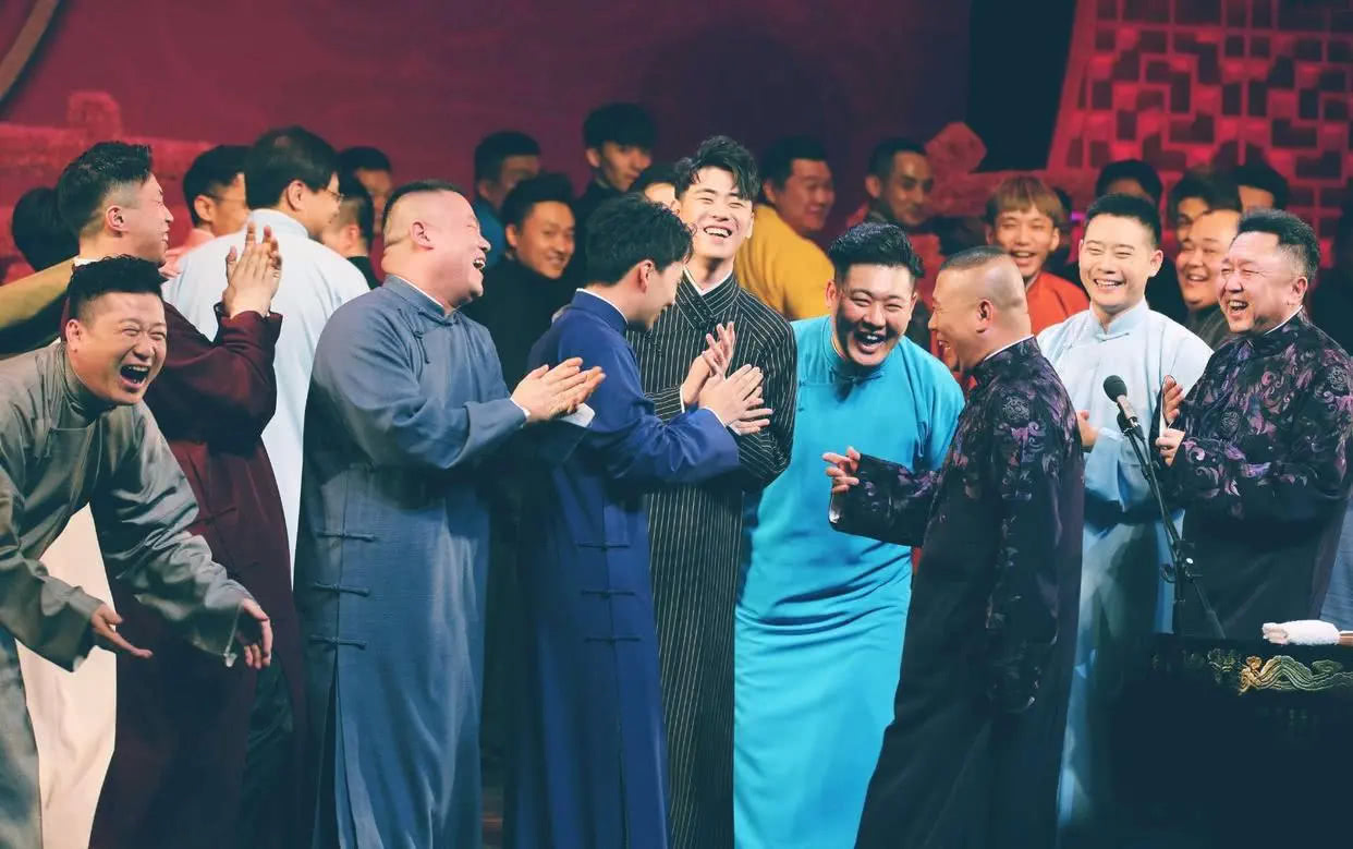 喜事不断!德云社开拓南方市场,草根出身的郭德纲要当校长