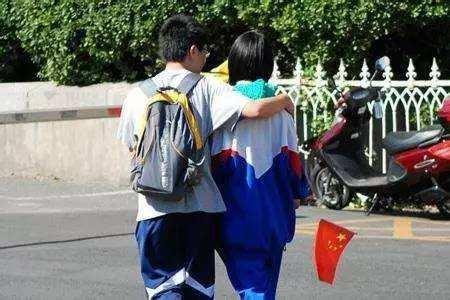 高二学生跳河轻生，家属称因早恋被班主任针对，遗书曝光引人深思休闲区蓝鸢梦想 - Www.slyday.coM