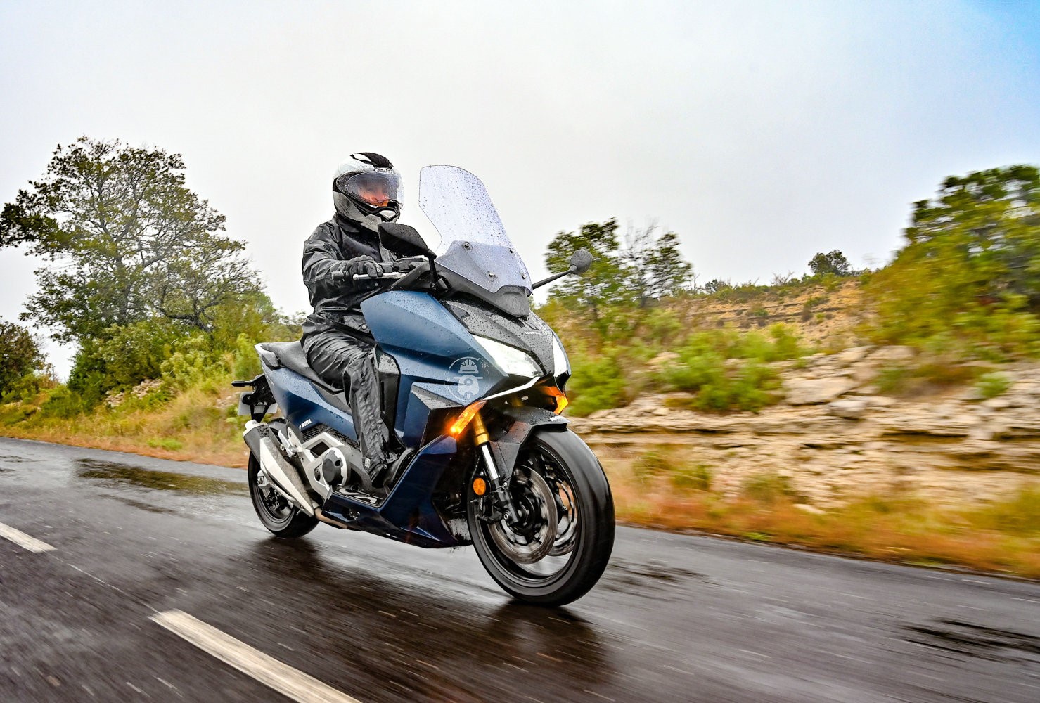 最大排量的"佛沙"到底怎么样 本田forza750外媒首测