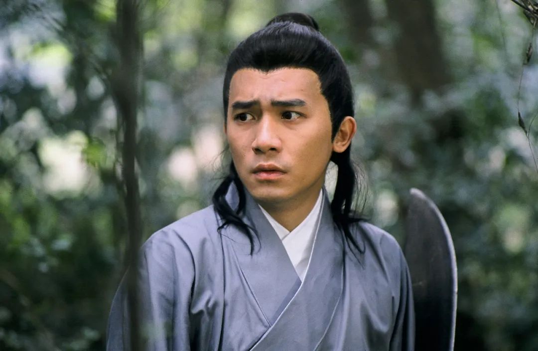 58岁的梁朝伟发量稀疏满脸皱纹但他还是我心中第一男神