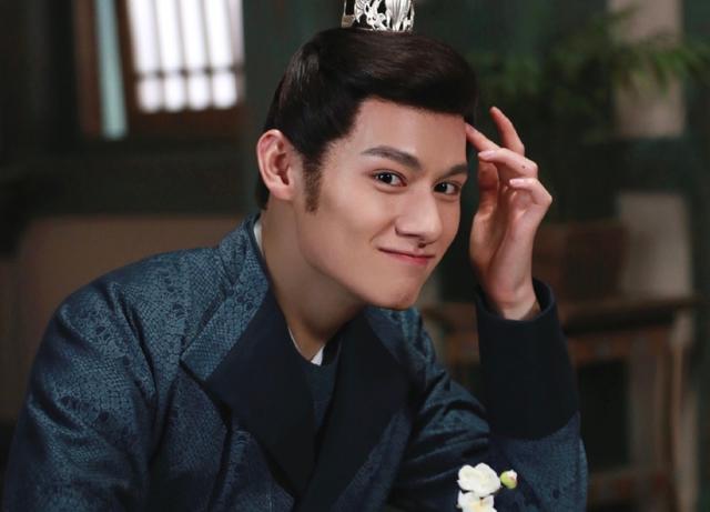 鞠婧祎《慕南枝》首发新照!我却关心"万年男二",怎么又是他?