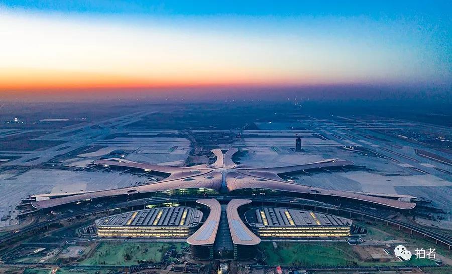 △ 2019年1月21日，清晨，正在建设的大兴机场。摄影 / 新京报记者陶冉